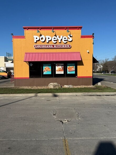 More Photos Of 3100 Prospect Ave, Kansas City Fast Food For Lease