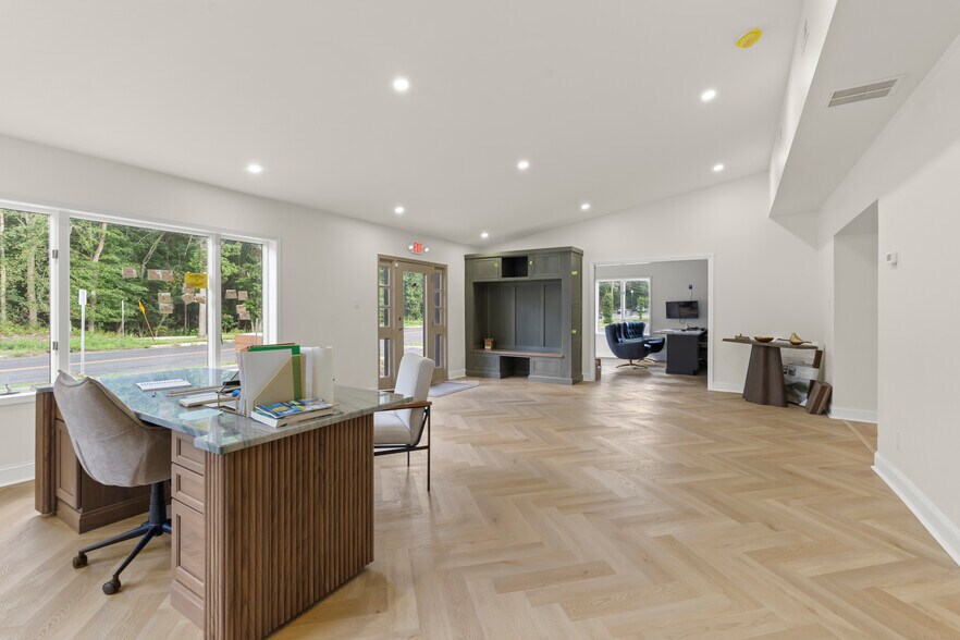 More Photos Of 138 Lakeview Dr, Gibbsboro Light Distribution For Sale