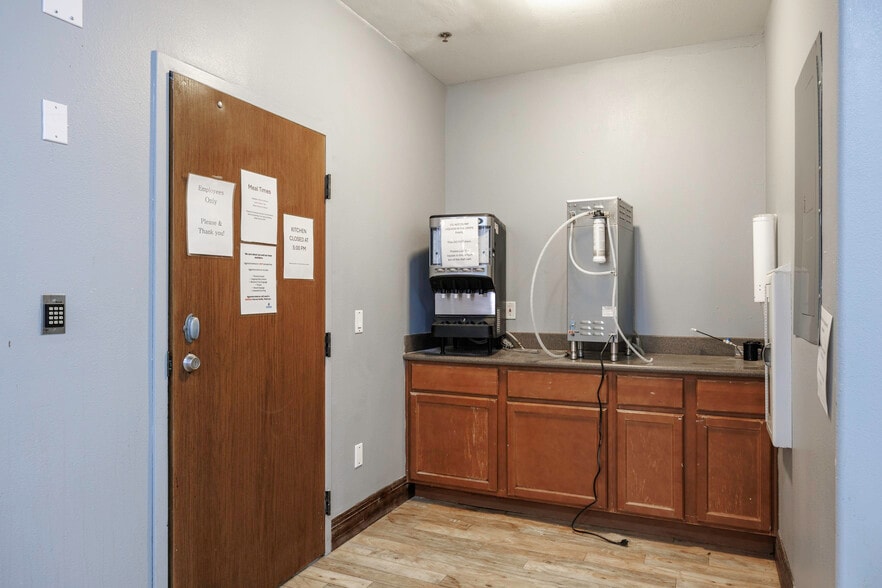 More Photos Of 16286 S Sunland Gin Rd, Arizona City Rehabilitation Center For Sale