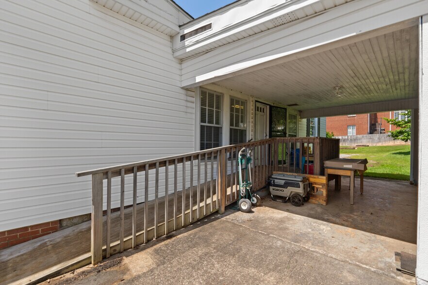 More Photos Of 104 W Broad St, Wedowee Medical For Sale