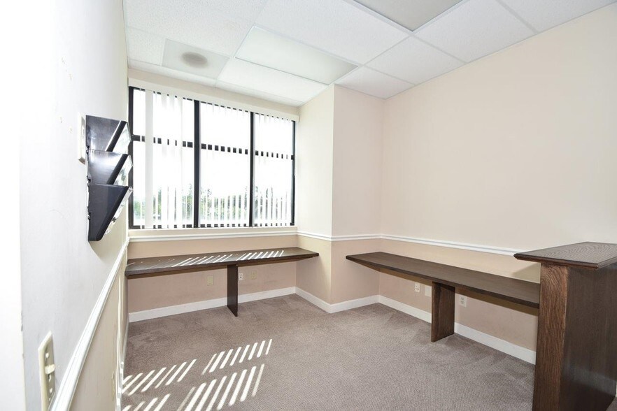 More Photos Of 1700 W Woolbright Rd, Boynton Beach Medical For Lease