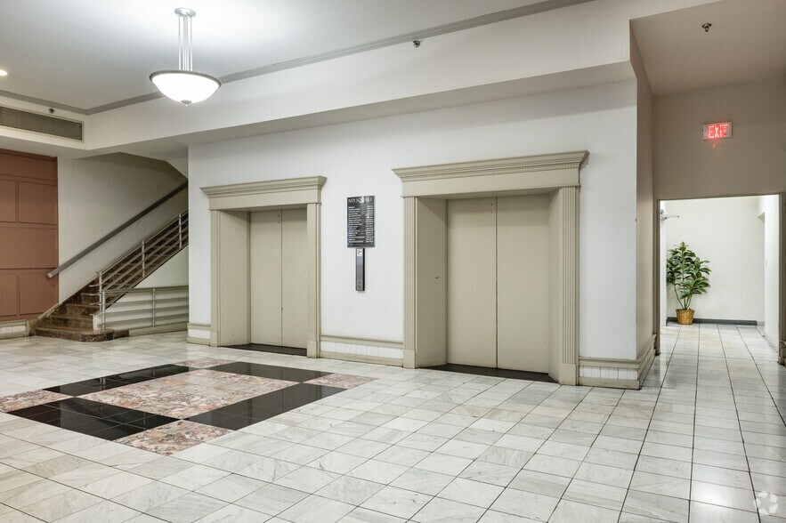 More Photos Of 200 N Main St, Greenville Office Residential For Lease