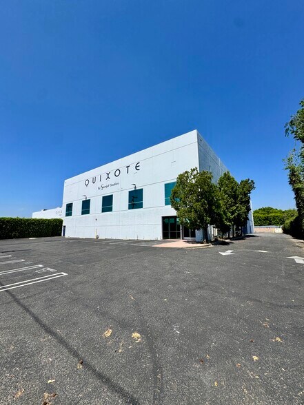 More Photos Of 13951 Saticoy St, Panorama City Movie Radio TVStudio For Lease