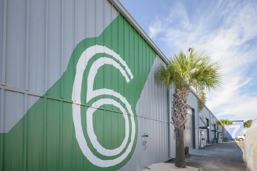 More Photos Of 1750 Signal Point Rd, Charleston Warehouse For Lease