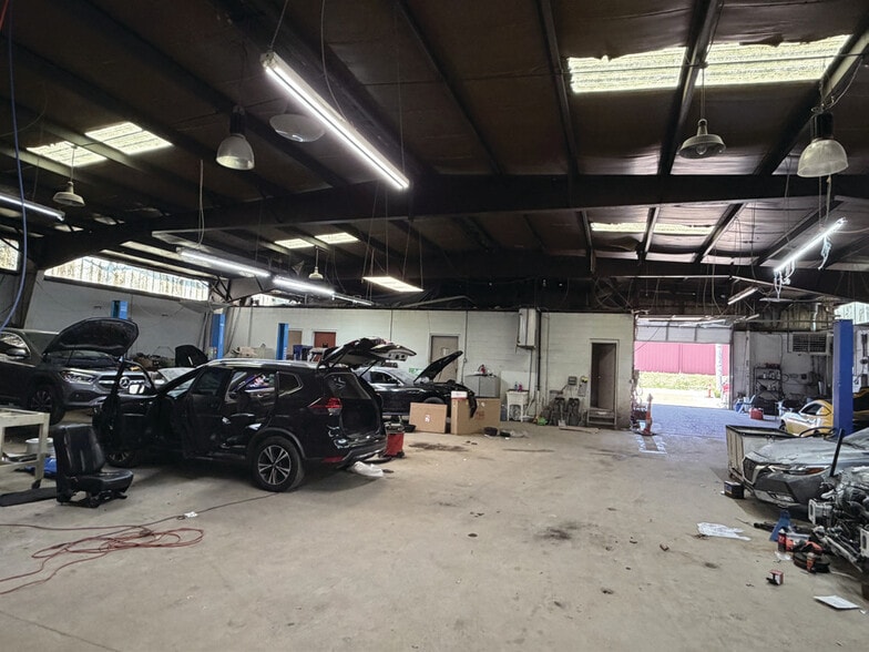 More Photos Of 5310 Martin Luther King Blvd, Saint Louis Warehouse For Sale