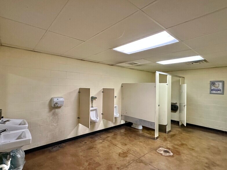 More Photos Of 14914 W 101st Ave, Dyer Freestanding For Sale