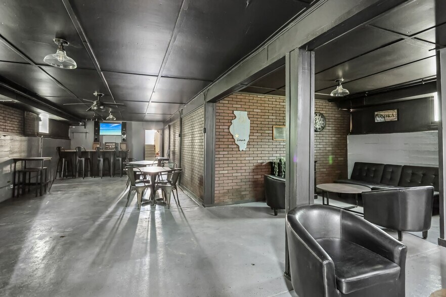 More Photos Of 206 W Spruce St, Gillespie Religious Facility For Sale