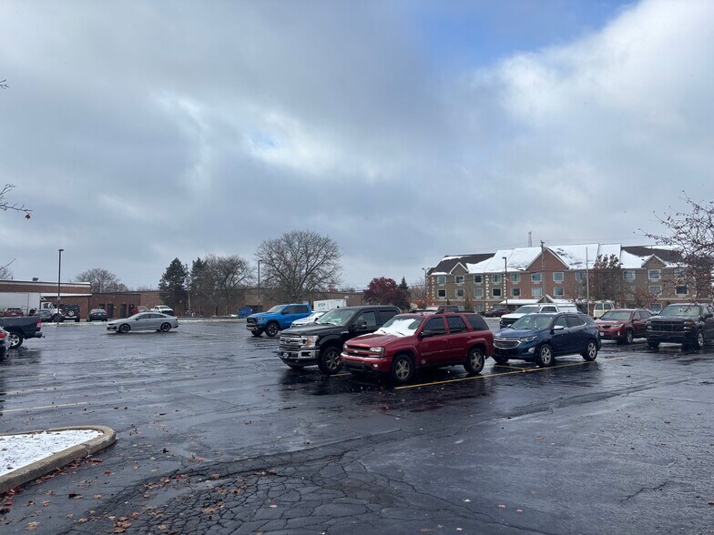 More Photos Of 360 Highland Rd E, Macedonia Office For Lease