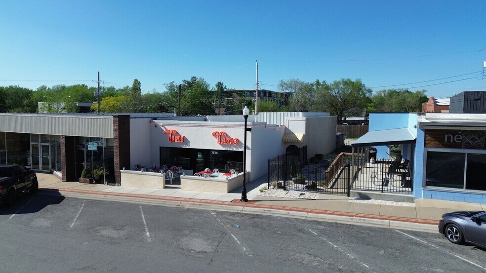 Primary Photo Of 7514 W 80th St, Overland Park Storefront For Sale