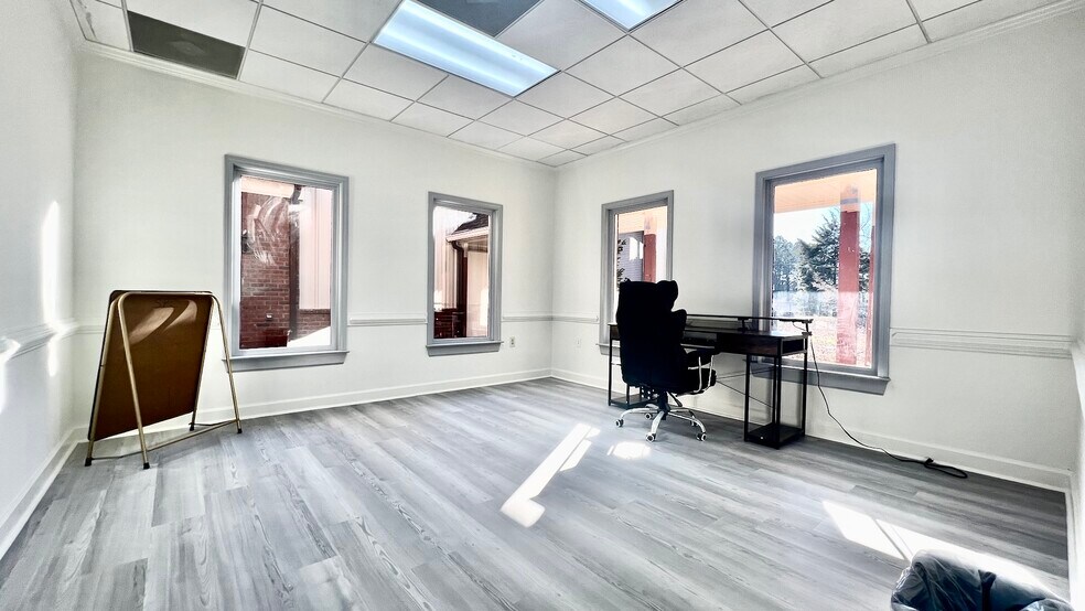 More Photos Of 13784 Highway 9 N, Milton Loft Creative Space For Lease