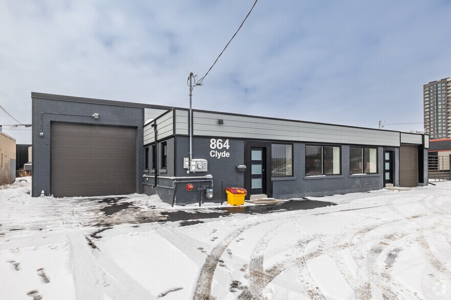 More Photos Of 864 Clyde Ave, Ottawa Warehouse For Lease