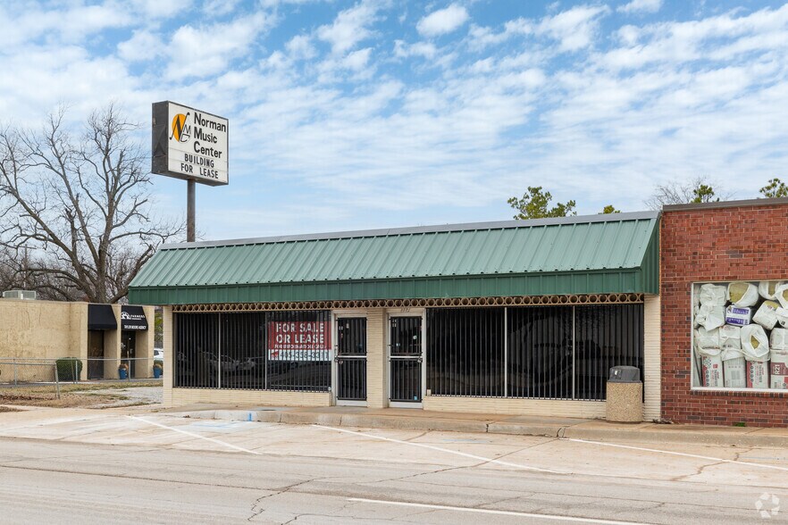 More Photos Of 317 W Gray St, Norman Storefront For Sale