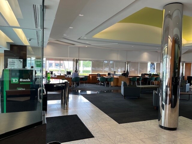 More Photos Of 3325 W Hillsboro Blvd, Deerfield Beach Bank For Lease