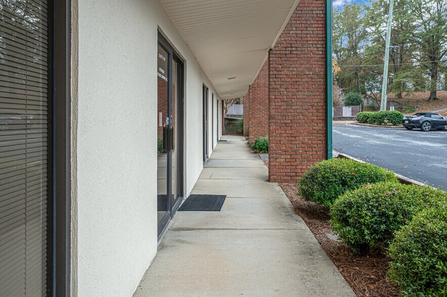 More Photos Of 1572 Montgomery Hwy, Birmingham Office For Lease