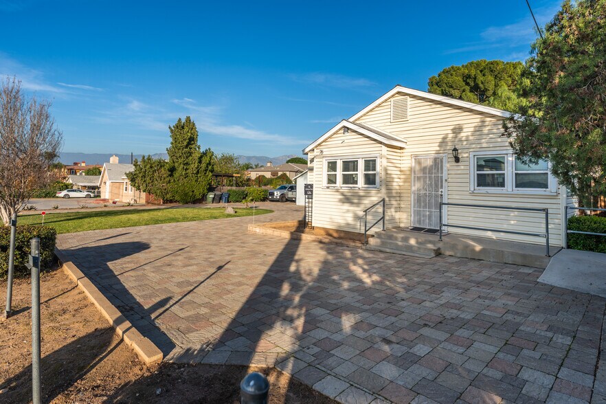 More Photos Of 76 Alabama St, Redlands Office For Lease