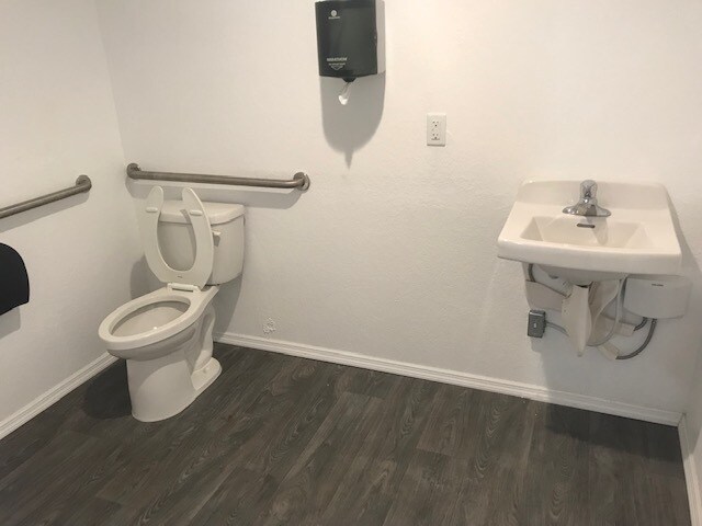 More Photos Of 12762 Starkey Rd, Largo Manufacturing For Lease