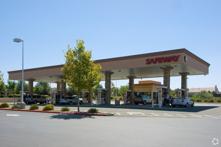 More Photos Of 2220 Sunset Blvd, Rocklin Supermarket For Lease
