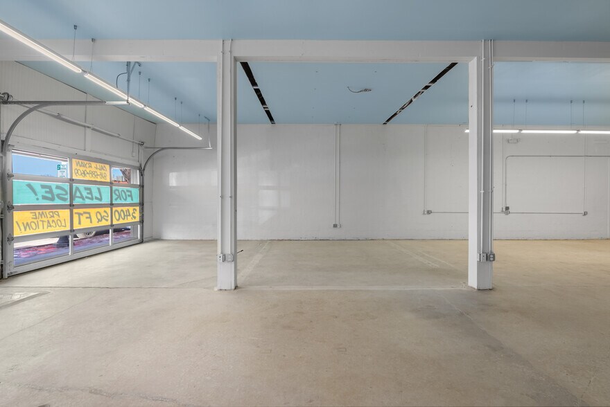 More Photos Of 127 SE 3rd St, Lees Summit Freestanding For Lease