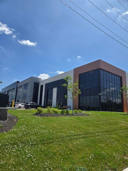 More Photos Of 350 Hanlon Creek Blvd, Guelph Light Distribution For Lease