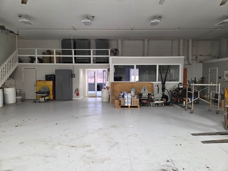 More Photos Of 97 Forestville Ave, Plainville Manufacturing For Sale