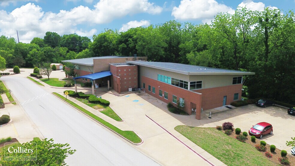 More Photos Of 200 Parkwood St, Lowell Office For Sale