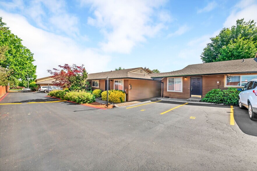 More Photos Of 14130 SW 105th Ave, Tigard Apartments For Sale