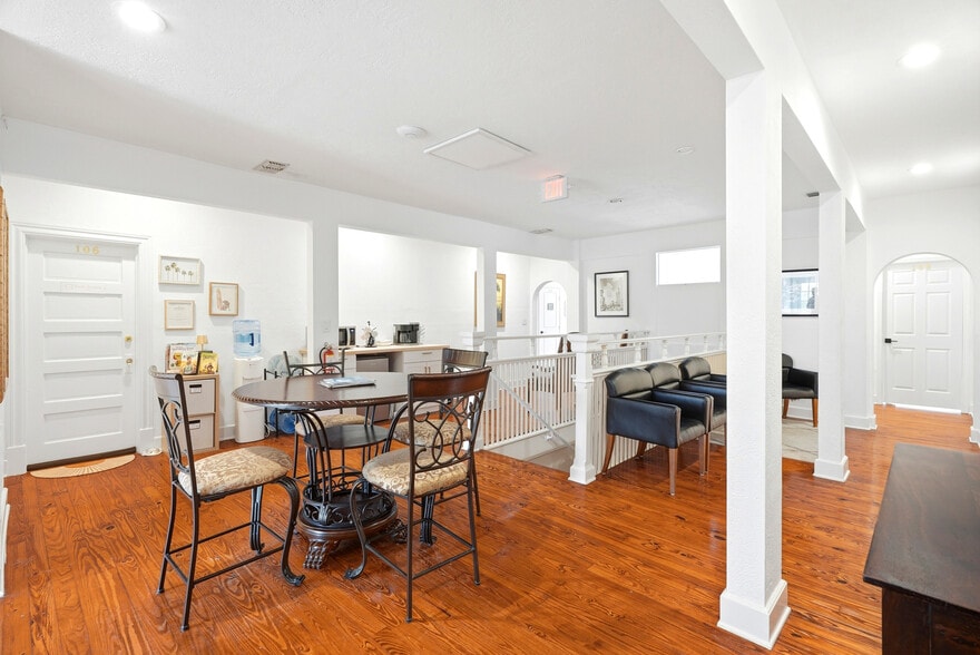 More Photos Of 7024 Central Ave, Saint Petersburg Medical For Sale