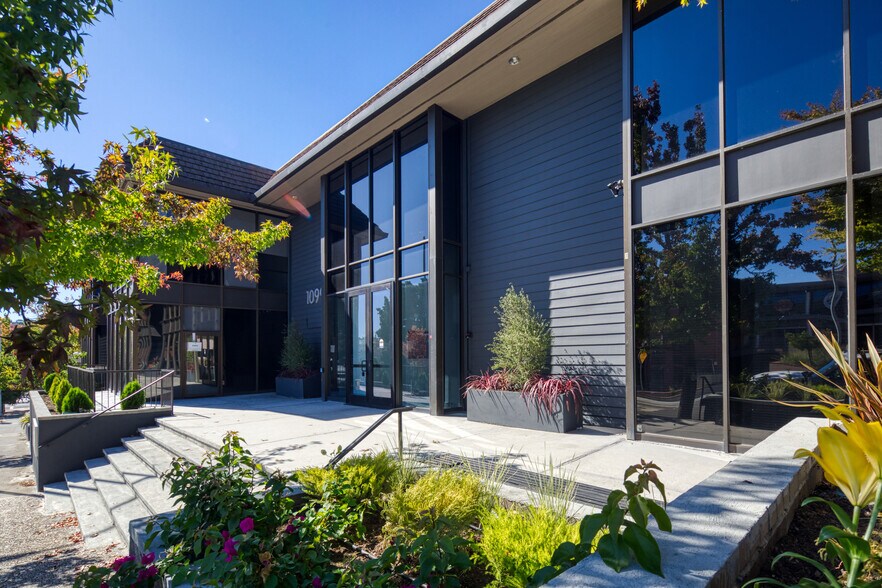 Primary Photo Of 1099 D St, San Rafael Medical For Sale