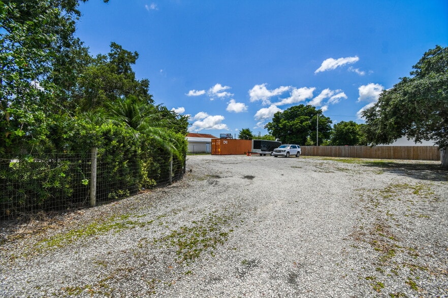 More Photos Of 883 South Wind Ln, Largo Industrial For Sale