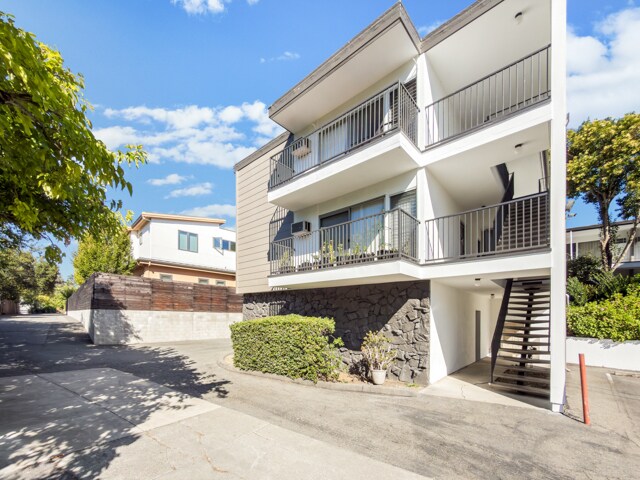 More Photos Of 950 Mountain View Dr, Lafayette Apartments For Sale
