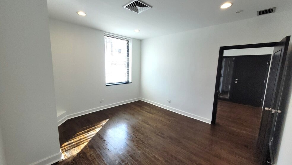 More Photos Of 5642 W Diversey Ave, Chicago Medical For Lease