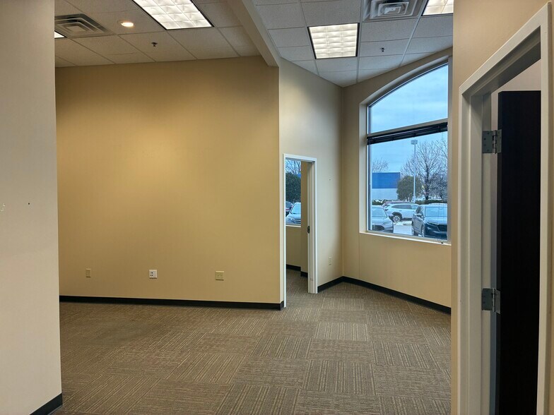More Photos Of 500 Marschall Rd S, Shakopee Office For Lease