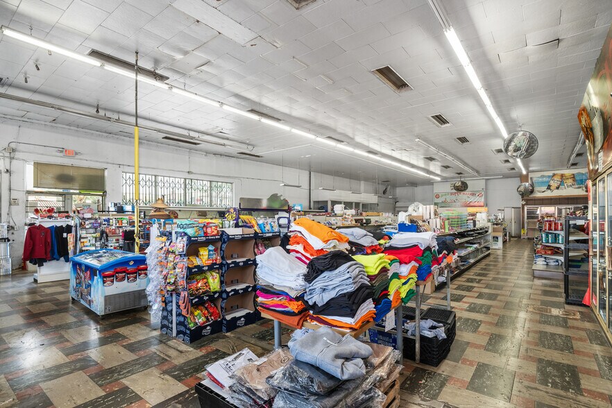 More Photos Of 5658 Clara St, Bell Gardens Supermarket For Sale