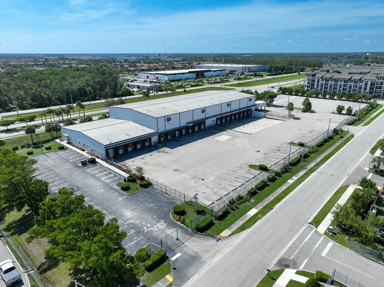 More Photos Of 3843 Ironbridge Blvd, Fort Myers Distribution For Lease