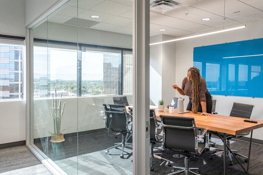 More Photos Of 2828 N Central Ave, Phoenix Coworking Space