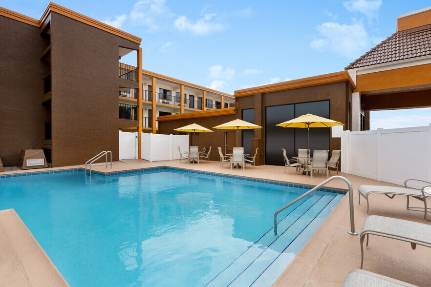 More Photos Of 8245 S Us-17-92 Hwy, Casselberry Hotel For Sale