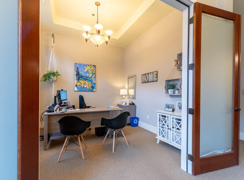 More Photos Of 180 Lithia Way, Ashland Office Residential For Sale