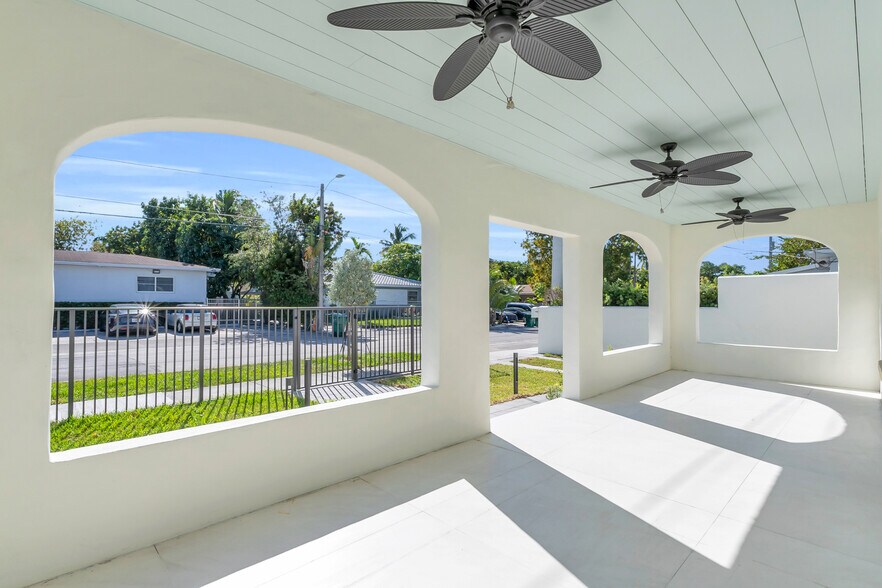 More Photos Of 563 NE 67th St, Miami Medical For Lease