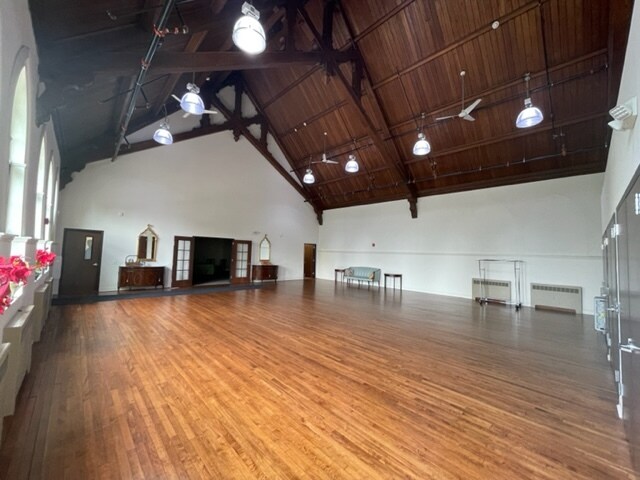 More Photos Of 1351 Northern Blvd, Manhasset Specialty For Lease
