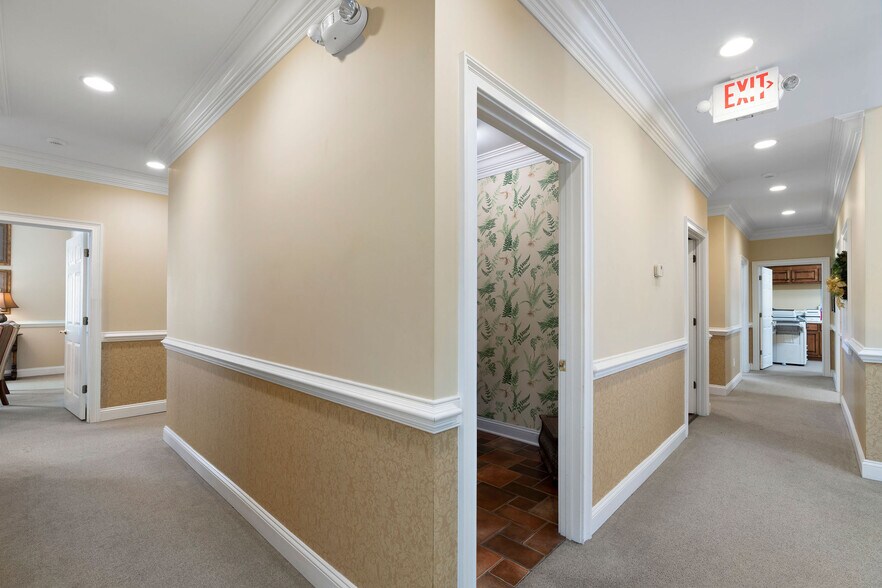 More Photos Of 1300 E Main St, Cartersville Medical For Sale