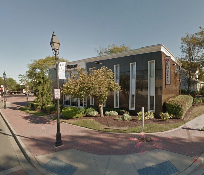 More Photos Of 160 S Main St, Freeport Bank For Sale