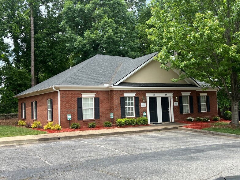 Primary Photo Of 2440 Sandy Plains Rd, Marietta Medical For Lease