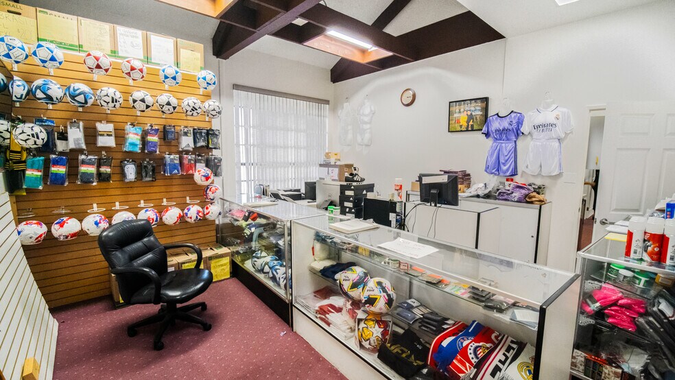 More Photos Of 800 E Wardlow Rd, Long Beach Loft Creative Space For Sale