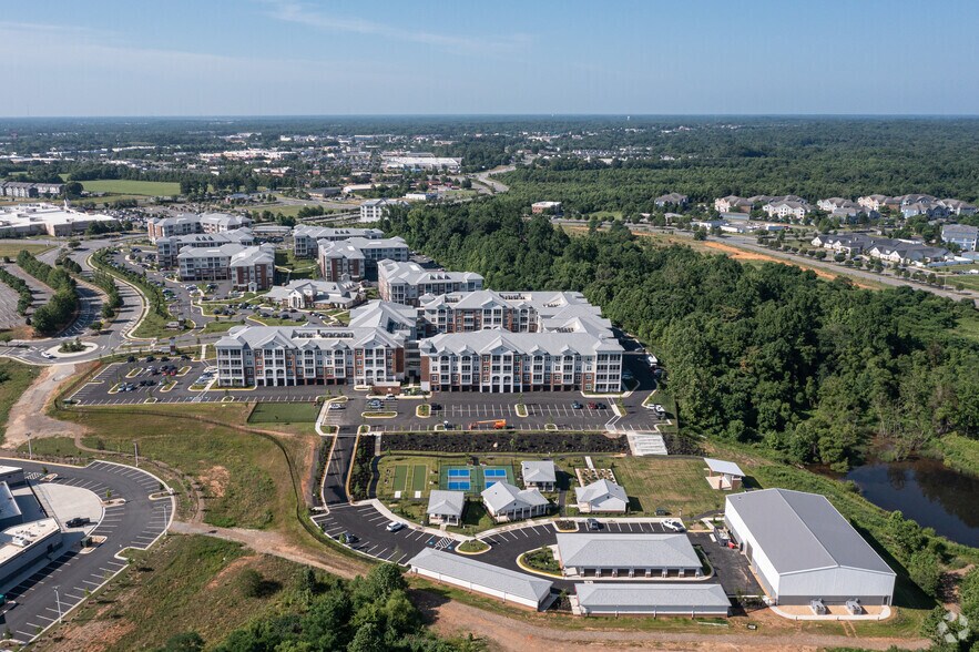 More Photos Of 2200 Carl D Silver Pky, Fredericksburg Apartments For Lease