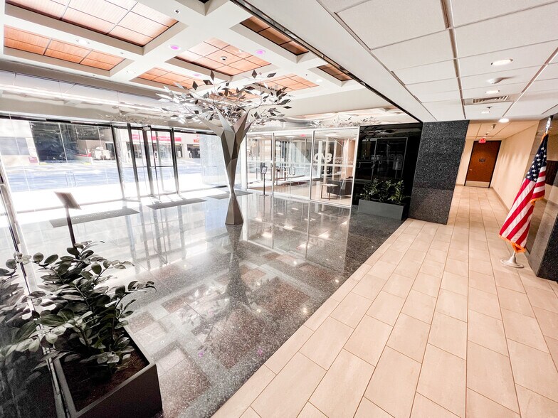 More Photos Of 500 W Illinois Ave, Midland Office For Lease