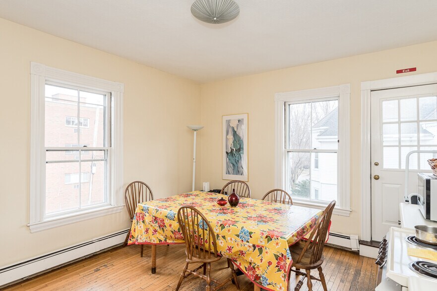 More Photos Of 173 Mount Auburn St, Watertown Medical For Sale