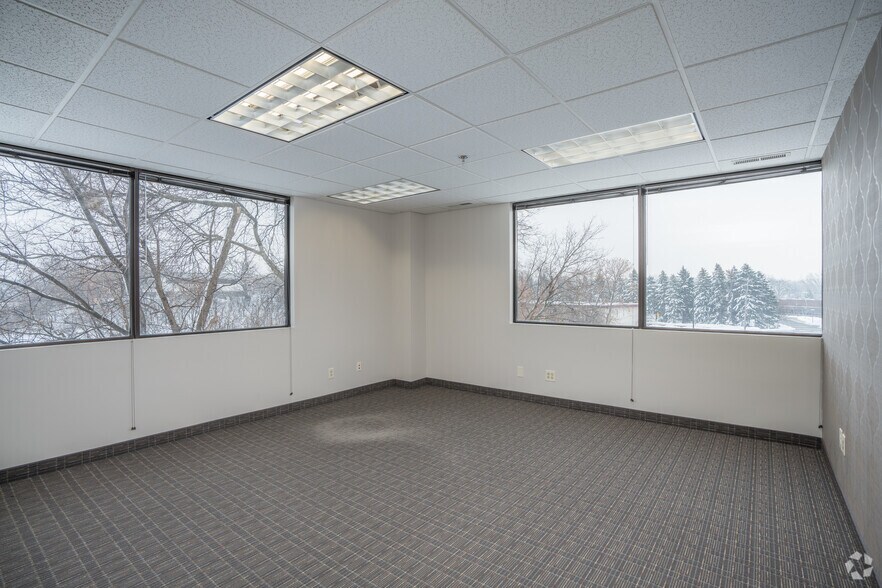 More Photos Of 10125 Crosstown Cir, Eden Prairie Loft Creative Space For Lease