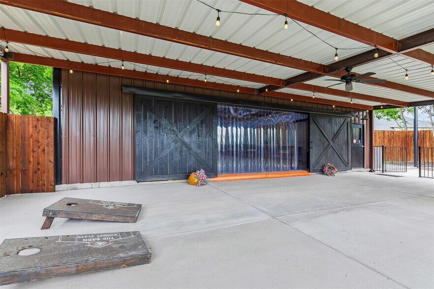 More Photos Of 7816 Lous Ct, Fort Worth Office For Sale