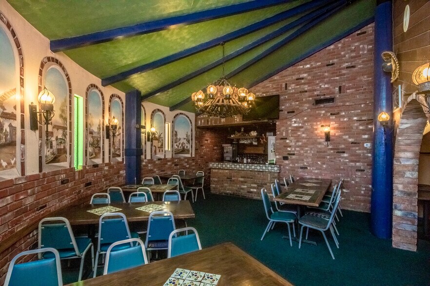 More Photos Of 2200 Mesquite Ave, Lake Havasu City Restaurant For Lease