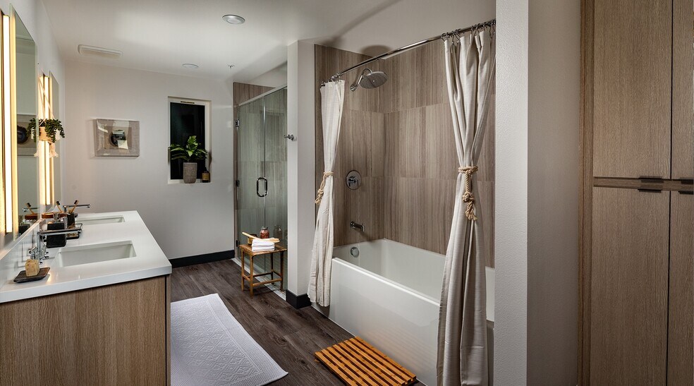 More Photos Of 11924 W Washington Blvd, Los Angeles Apartments For Lease